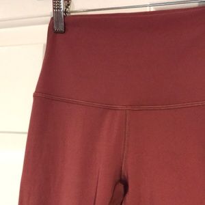 Lululemon 🍋Align 25” So Merlot EUC size 2